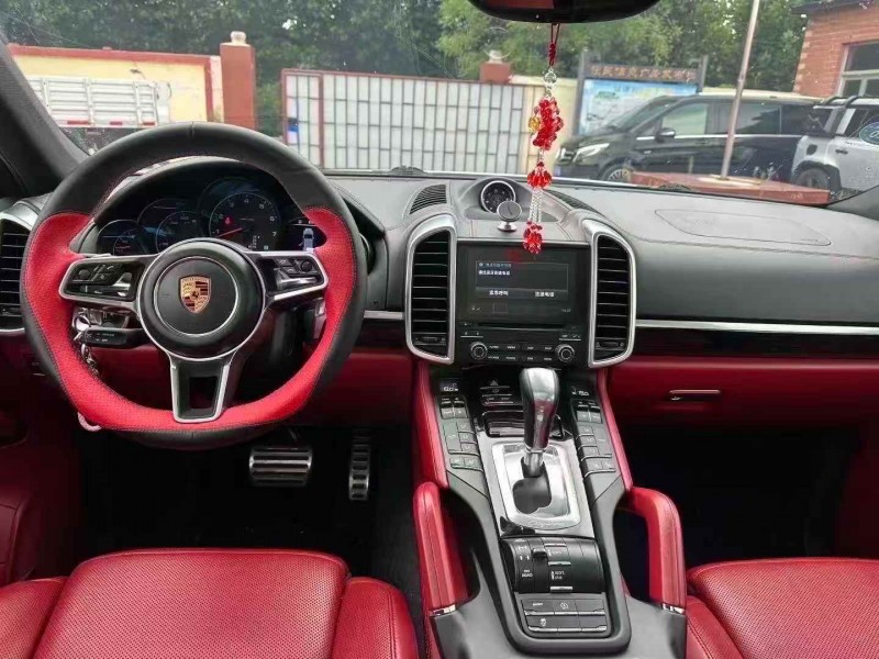 淄博17年保时捷卡宴6