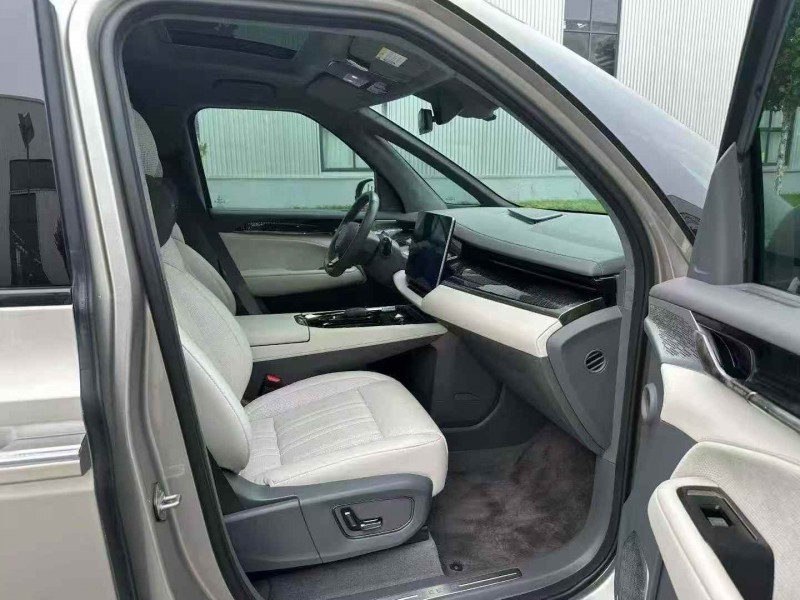 烟台23年极氪汽车0095