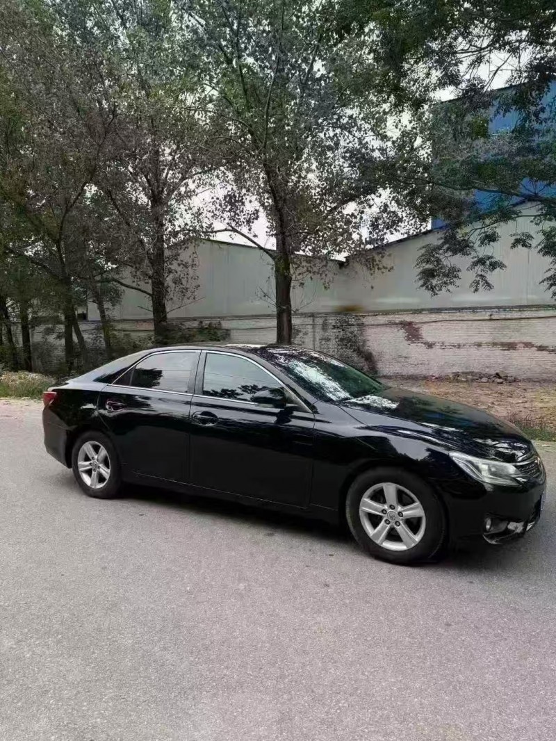 菏泽14年丰田锐志2