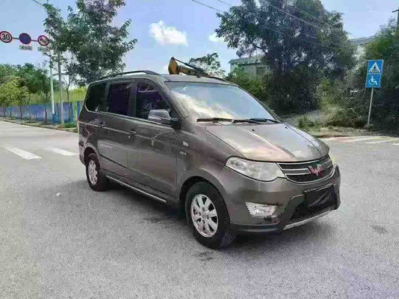 南宁14年五菱汽车宏光2