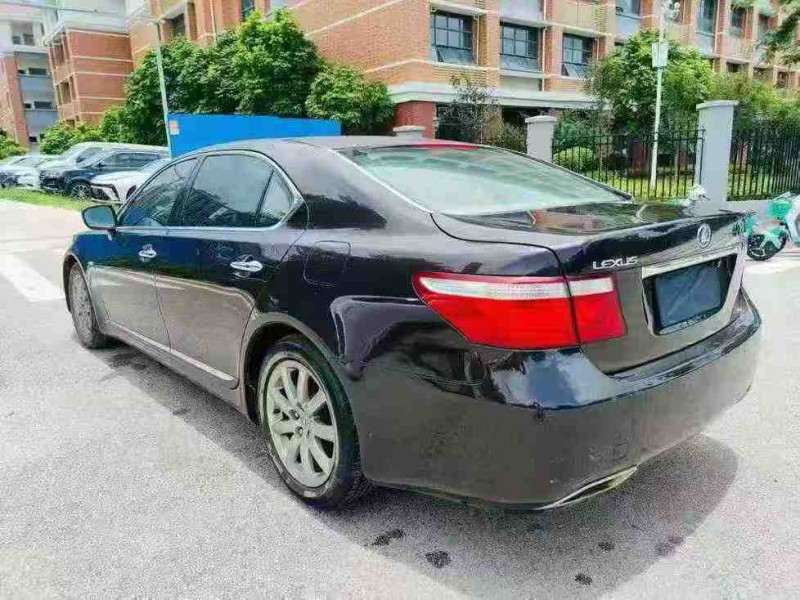 南宁07年雷克萨斯LS7