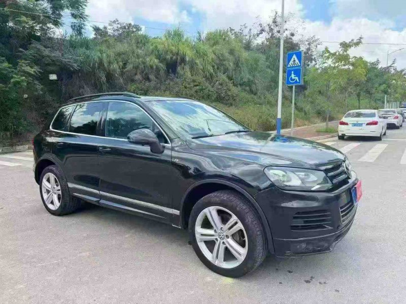 南宁13年大众途锐2