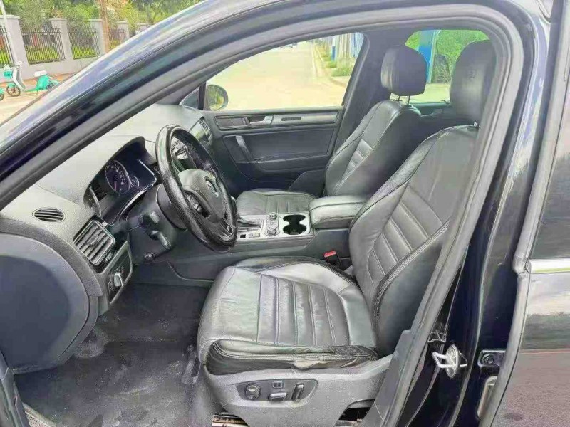 南宁13年大众途锐4