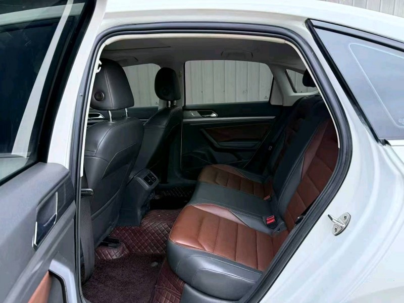 潍坊20年大众朗逸5