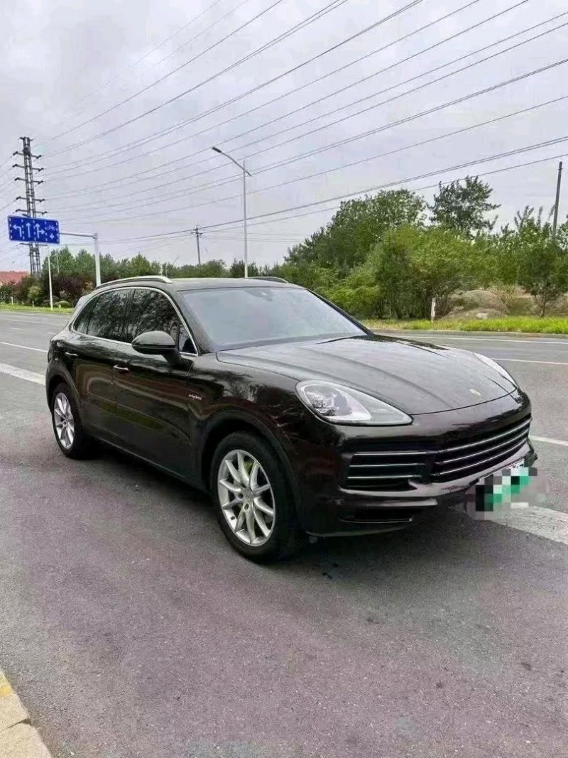 青岛20年保时捷卡宴3