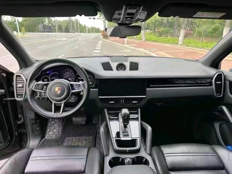 青岛20年保时捷卡宴9