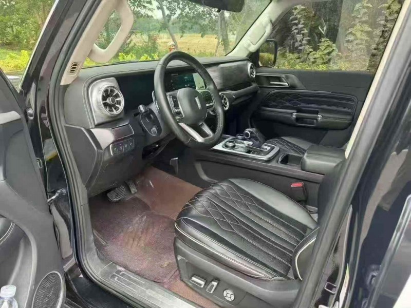 青岛21年长城汽车坦克4