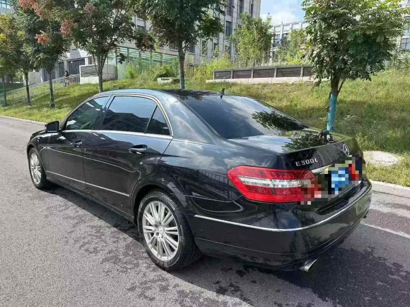 青岛13年奔驰E9