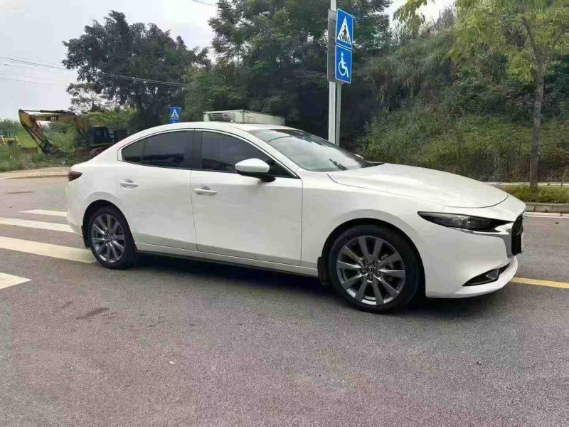 南宁25年马自达昂克赛拉2