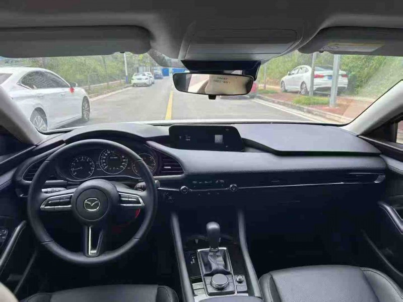 南宁25年马自达昂克赛拉5