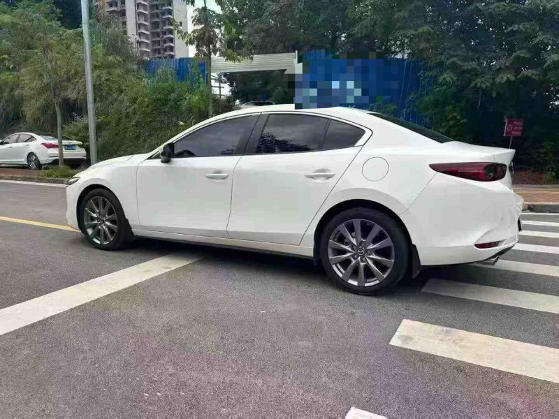 南宁25年马自达昂克赛拉7