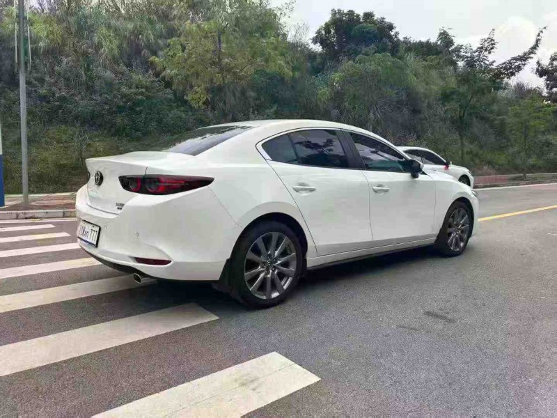 南宁25年马自达昂克赛拉8