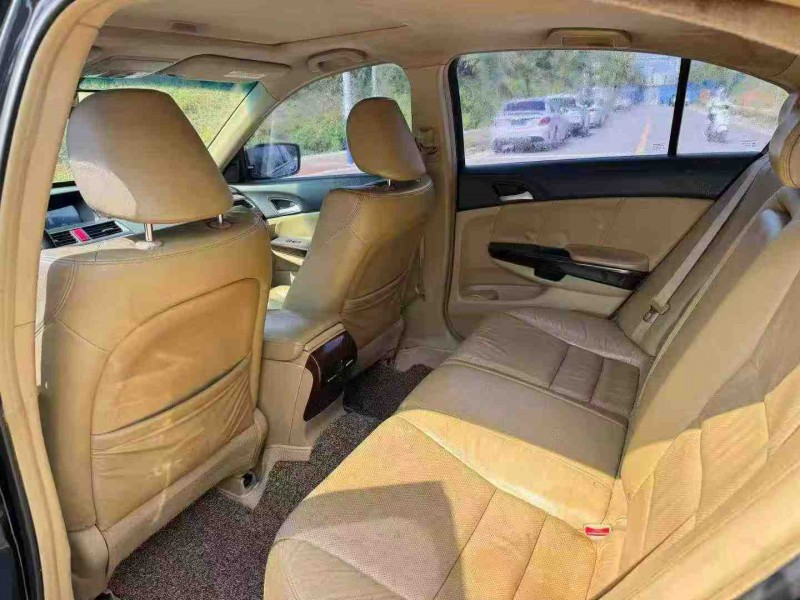 南宁13年本田雅阁6