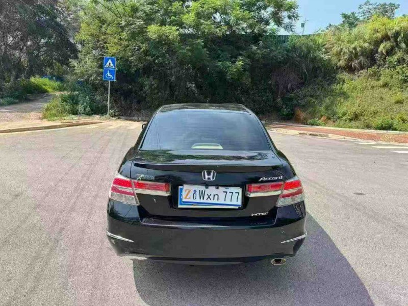 南宁13年本田雅阁9