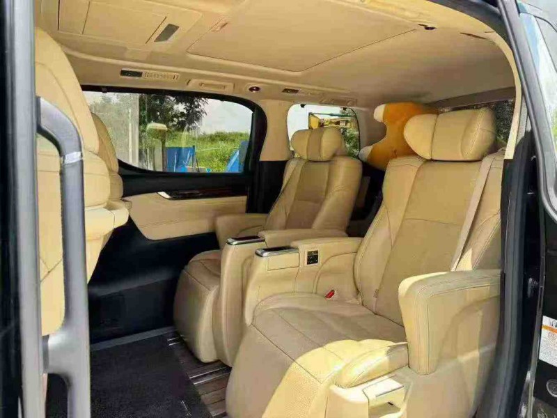 南宁18年丰田埃尔法6