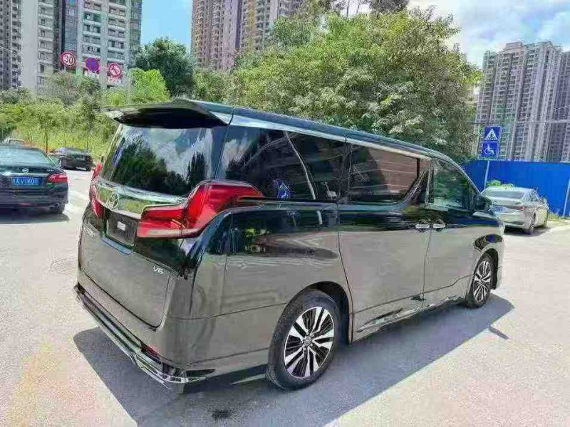 南宁18年丰田埃尔法8