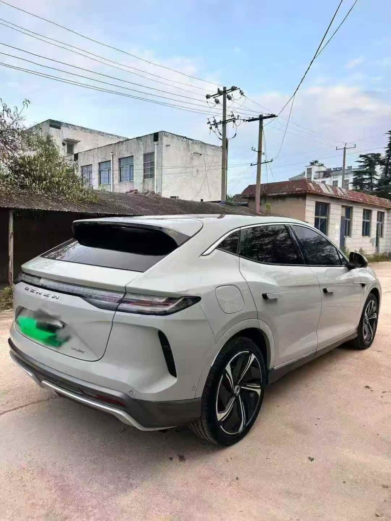 枣庄23年腾势N77