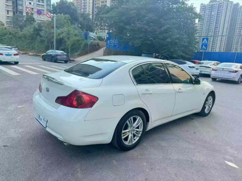 南宁12年英菲尼迪G258