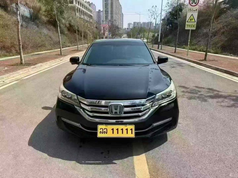 南宁14年本田雅阁1