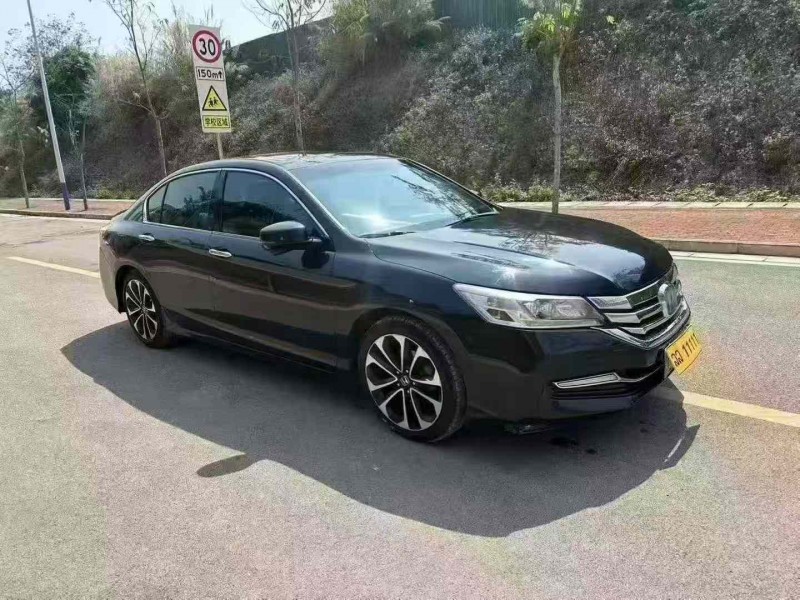 南宁14年本田雅阁2