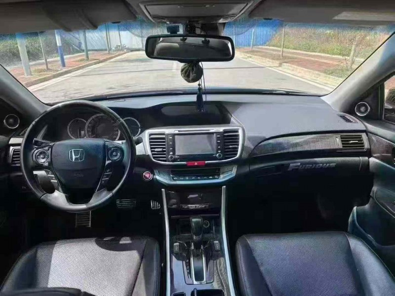 南宁14年本田雅阁5