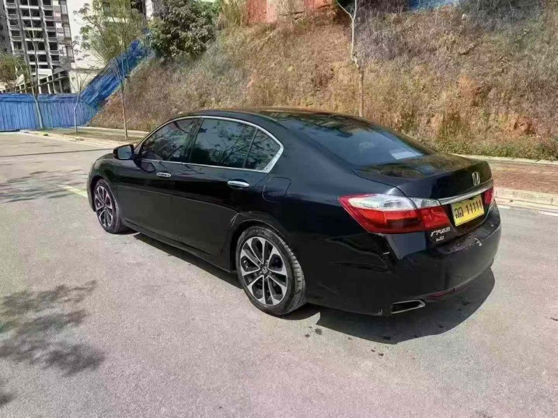 南宁14年本田雅阁7