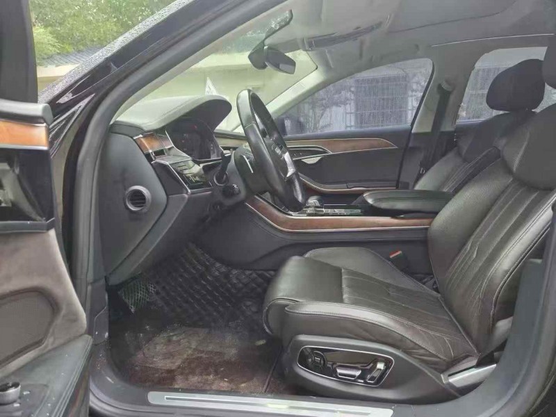 开封19年奥迪A8L5