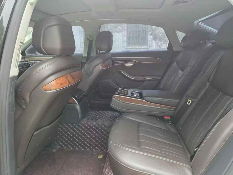 开封19年奥迪A8L7