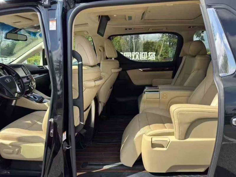 徐州17年丰田埃尔法8