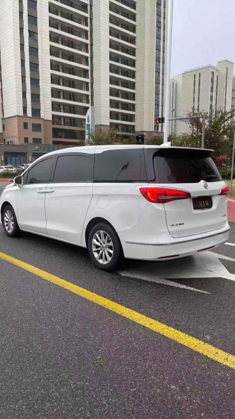 青岛18年别克GL88