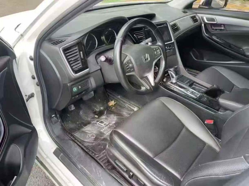 开封18年本田思铂睿4