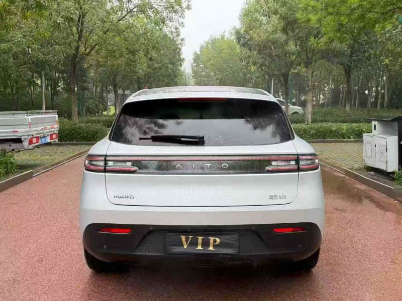 青岛22年华为智选问界8