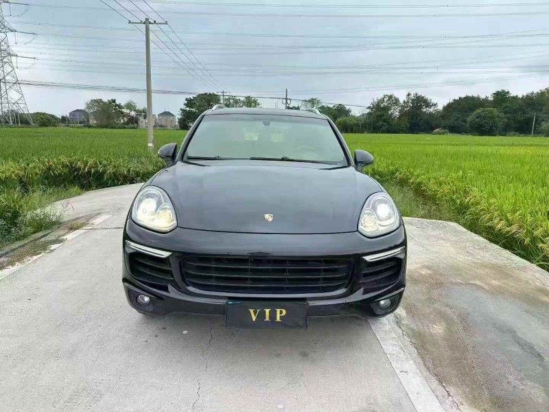 湖州15年保时捷卡宴1