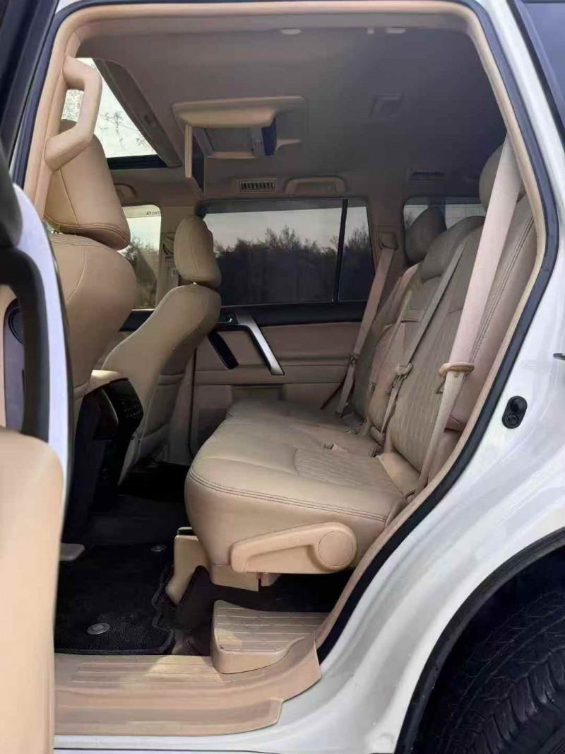 唐山18年丰田普拉多6