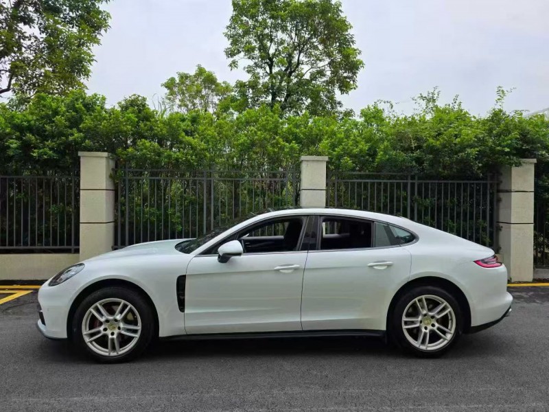 江门18年保时捷帕拉梅拉9