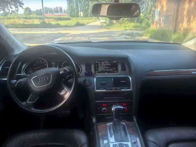 保定12年奥迪Q75