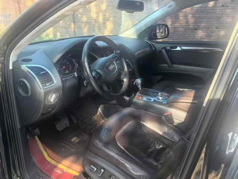 保定12年奥迪Q77