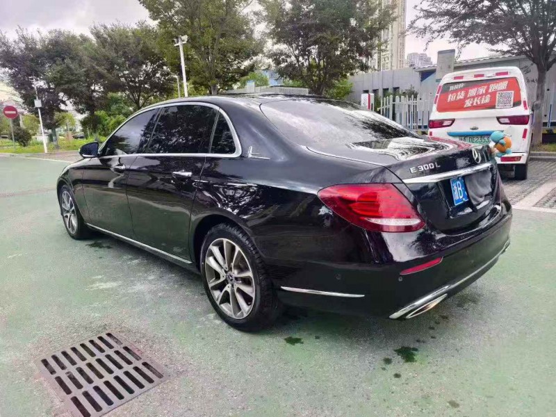 嘉兴18年奔驰E8