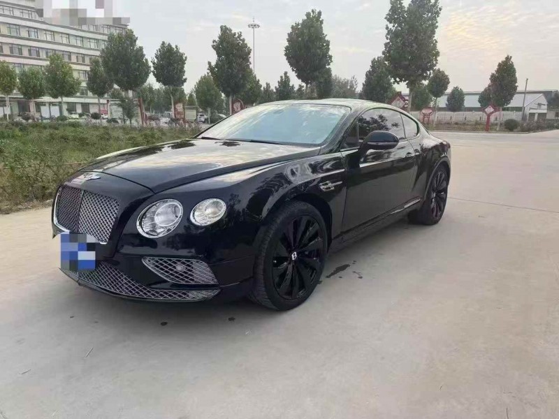 泰安13年宾利欧陆2