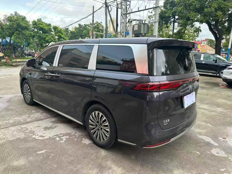 深圳25年比亚迪夏7