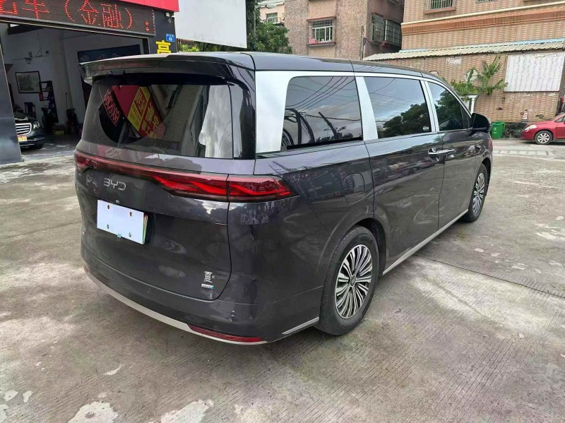 深圳25年比亚迪夏8