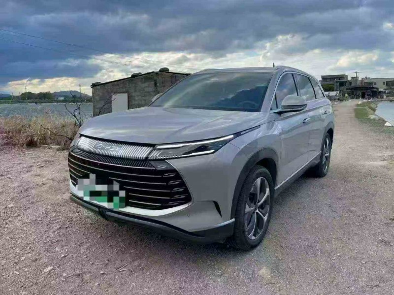 湛江23年比亚迪护卫舰2