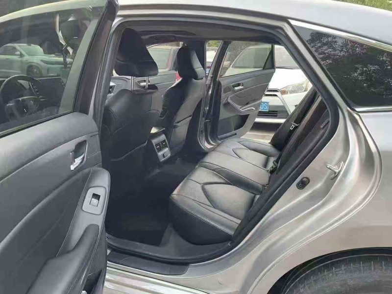 淮安22年丰田亚洲龙6