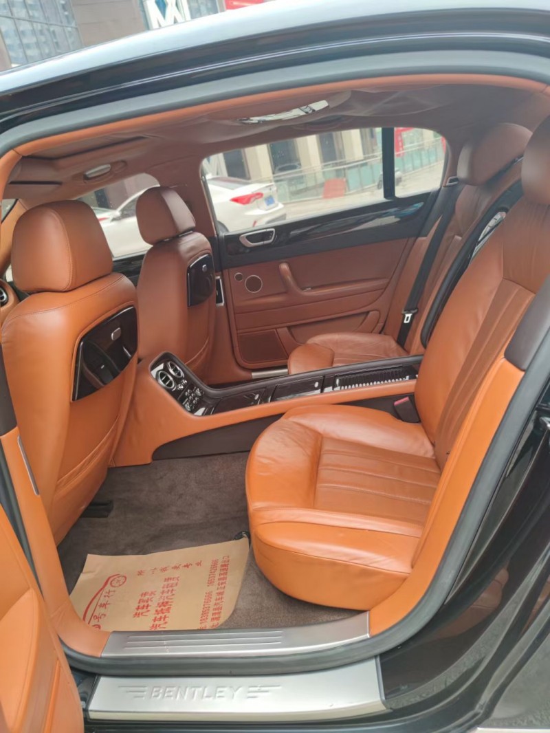 遵义10年宾利飞驰5