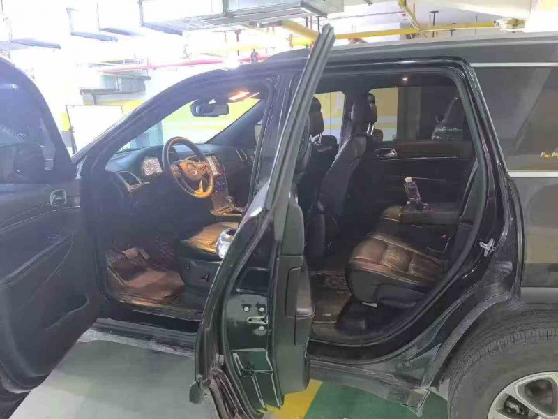 十堰16年Jeep大切诺基4