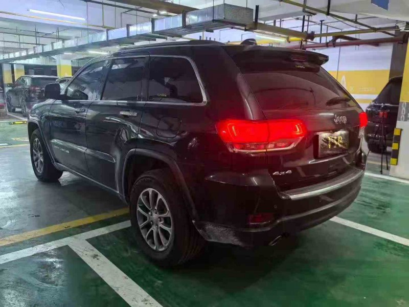 十堰16年Jeep大切诺基9