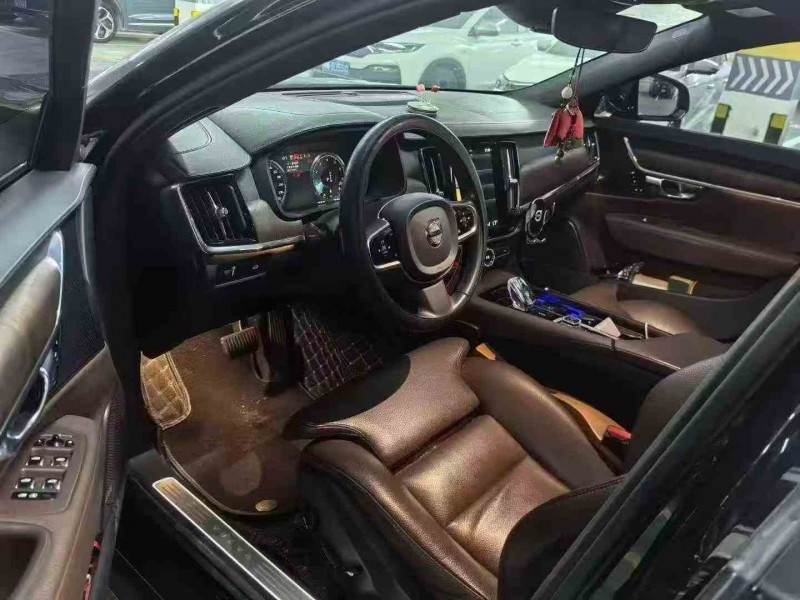 鄂州21年沃尔沃S902