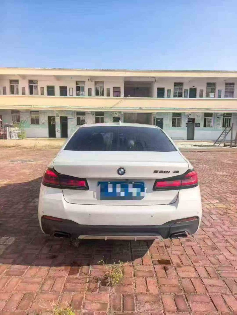 景德镇23年宝马5系9