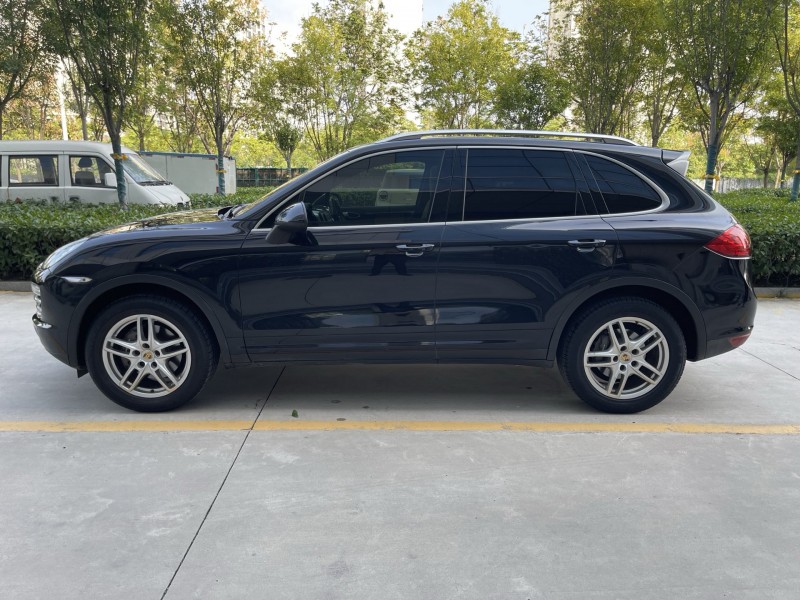 济宁15年保时捷卡宴7