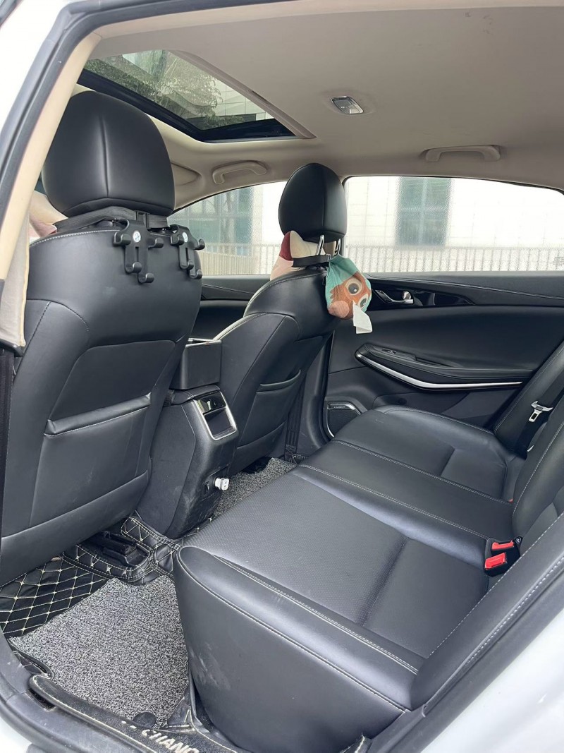 佛山20年长安汽车睿骋5